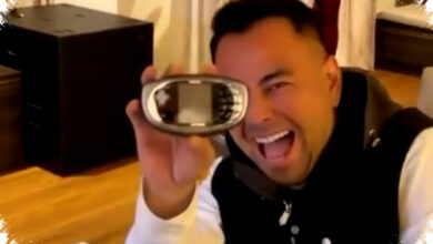 Raffi Ahmad Terkejut Dapat Kado Langka HP Nokia N-Gage Dari Desta, Simbol Persahabatan dan Nostalgia Era 2000-an