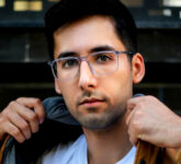 Rahasia Memilih Kacamata Sesuai Bentuk Wajah Pria, Tampil Stylish Tanpa Salah Pilih! Rahasia Memilih Kacamata Sesuai Bentuk Wajah Pria, Tampil Stylish Tanpa Salah Pilih!