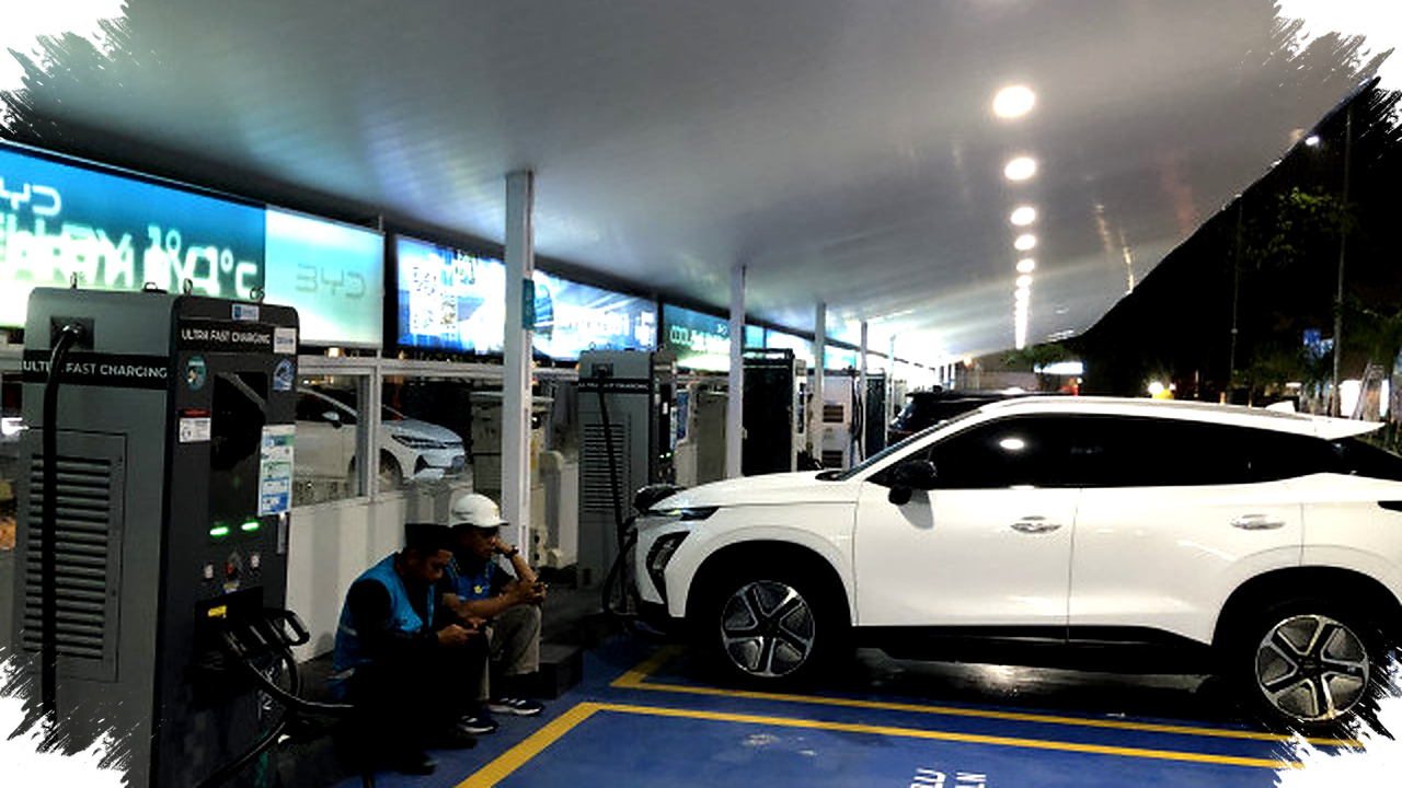 SPKLU Rest Area KM 229B Punya 14 Charger, Titik Kunci Arus Mudik Tol Trans Jawa SPKLU Rest Area KM 229B Punya 14 Charger, Titik Kunci Arus Mudik Tol Trans Jawa