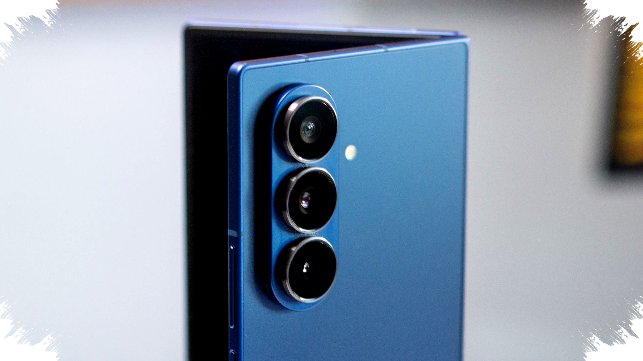 Samsung Akhirnya Memecah Kebuntuan, Galaxy Z Fold 8 Siap Lompat ke 45W Samsung Akhirnya Memecah Kebuntuan, Galaxy Z Fold 8 Siap Lompat ke 45W