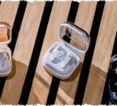 Samsung Galaxy Buds4 dan Buds4 Pro Berlaga, Desain Nyaman Atau Suara Hi-Fi Mana Yang Layak Anda Pilih?