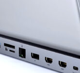 Satu Dock Tipis, Meja Kerja Berubah Total dengan Tiga Monitor dan Port Lengkap