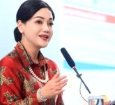 Satu Mercedes-Benz di Garasi Ketua OJK Baru, Jejak Harta Friderica Terbuka