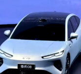 Seal 08 Tantang Tesla dan BMW, BYD Luncurkan Sedan Listrik Mewah 1.000 Km Sekali Cas Seal 08 Tantang Tesla dan BMW, BYD Luncurkan Sedan Listrik Mewah 1.000 Km Sekali Cas