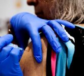 Sekutu Kennedy Desak Daftar Cedera Vaksin AS Diperluas, Ancaman Gugatan Mengintai