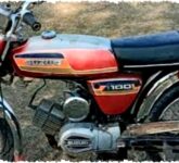 Suzuki A100 Motor Sport 2-Tak Legendaris, Dari Debut 1973 Hingga Jadi Buruan Kolektor Indonesia