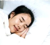 Tidur Berantakan Saat Ramadan? Cara Efektif Atur Jadwal Tidur Agar Tubuh Tetap Bugar dan Ibadah Maksimal!