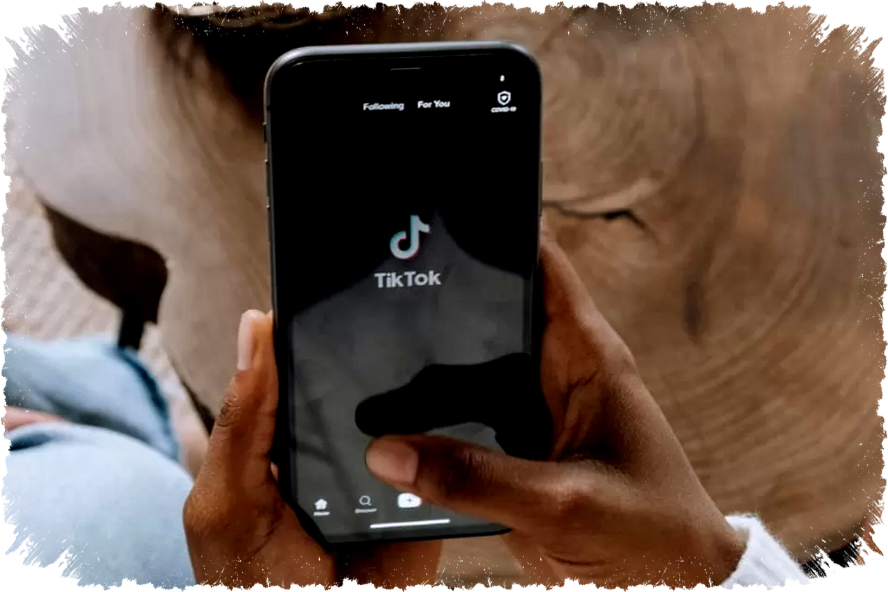 TikTok Tetap Raja Dengan Puluhan Juta Unduhan, ChatGPT dan AI Mulai Ubah Cara Hidup Digital Indonesia 2026 TikTok Tetap Raja Dengan Puluhan Juta Unduhan, ChatGPT dan AI Mulai Ubah Cara Hidup Digital Indonesia 2026