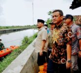 Tinjau Tanggul Jebol di Pekalongan, Luthfi Serahkan Bantuan dan Janji Perbaikan Bertahap