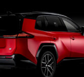 Toyota RAV4 2026 All Hybrid, Stok Ludes Saat Harga Naik dan Rival Mulai Tertekan