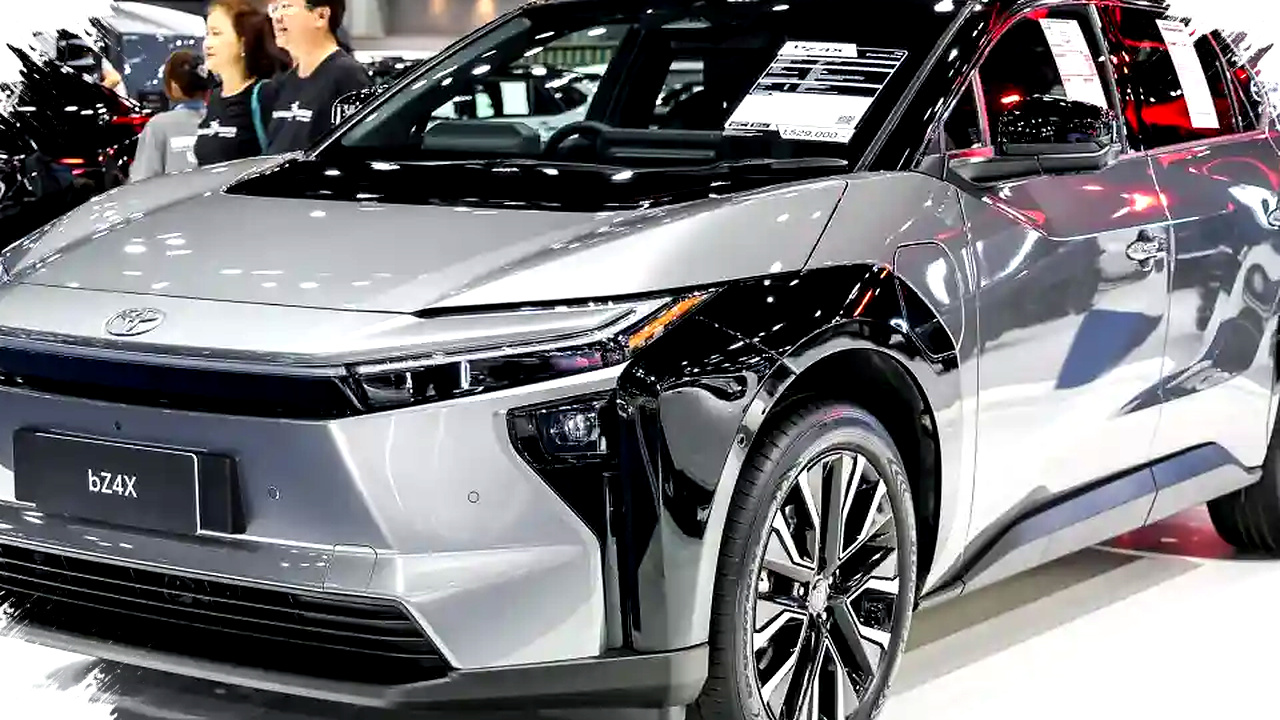Toyota bZ4X Facelift Resmi Di Thailand, Jarak Tempuh 600 Km Dengan Harga Rp800 Jutaan Toyota bZ4X Facelift Resmi Di Thailand, Jarak Tempuh 600 Km Dengan Harga Rp800 Jutaan