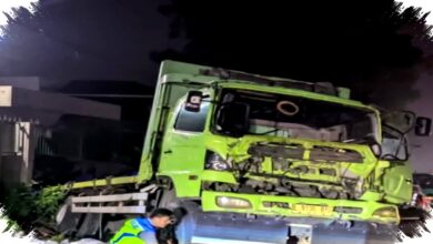 Truk Tabrak Beruntun di Bantang, Sopir Meninggal Dunia dalam Kecelakaan Parah
