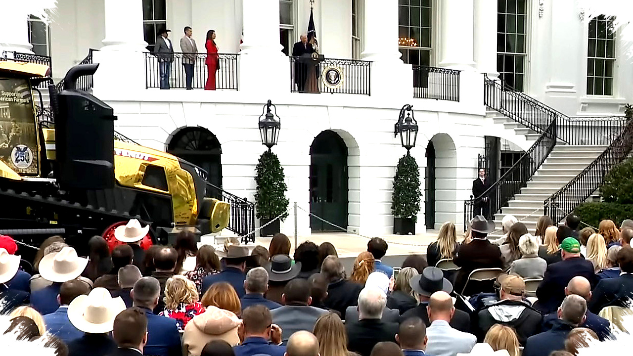 Trump Penuhi Janji Ke Petani, Aturan Biofuel Baru Bisa Bebani Pengendara Trump Penuhi Janji Ke Petani, Aturan Biofuel Baru Bisa Bebani Pengendara