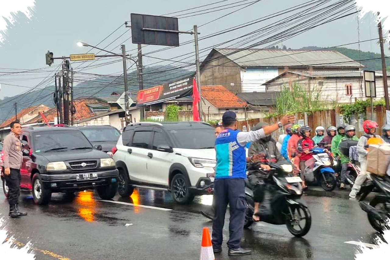 Wisatawan Serbu Ciwidey dan Pangalengan, 104 Ribu Kendaraan Memadati Jalur Liburan yang Mencekam