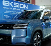 Wuling Tampilkan Teknologi Mobil EV dan Hybrid Teranyar, Eksion Siap Tantang Pasar SUV Jakarta