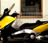 Yamaha TMAX vs XMAX 250, Saat Harga 5 Kali Lipat Harus Dibayar dengan Apa?