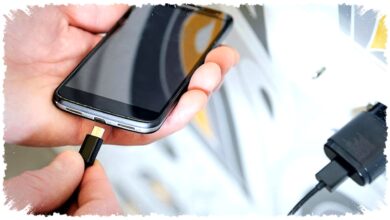 4 Port Pengisian Paling Aneh Sebelum USB-C, Dari Solder Rapuh Hingga Colokan yang Mudah Lepas