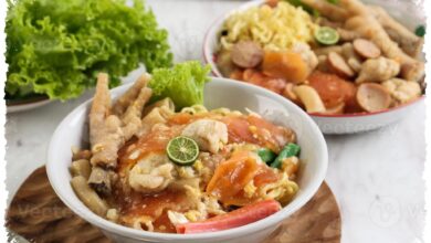 4 Warung Seblak Bandung Pilihan Food Vlogger, Dari Hidden Gem Gang Sempit Hingga Kuah Kencur Medok