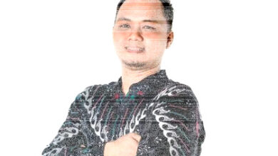 Batik Premium Untuk Kondangan, 5 Pilihan Yang Paling Tegas Membentuk Wibawa Pria Batik Premium Untuk Kondangan, 5 Pilihan Yang Paling Tegas Membentuk Wibawa Pria