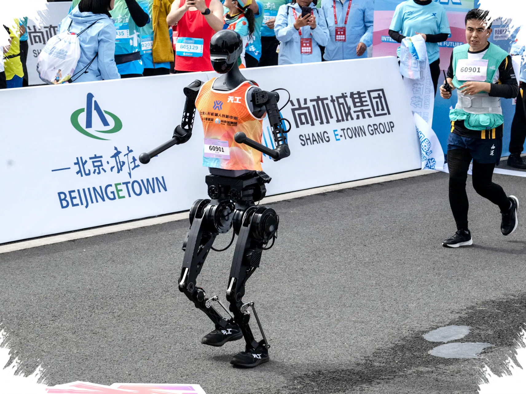 Beijing Memaksa Robot Humanoid Berlari 21 Km, Evolusi Mereka Ternyata Sudah Sedekat Ini