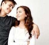 Bukan Hadiah Besar, Kebiasaan Pagi Sepele Ini Justru Menjaga Pasangan Tetap Harmonis