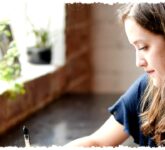 Bukan Nilai Rapor, 8 Ciri Orang Cerdas Ini Justru Sering Dianggap Biasa