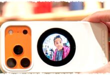 Case iPhone Ini Mengubah Kamera Belakang Jadi Alat Vlog, Selfie Jadi Lebih Serius Case iPhone Ini Mengubah Kamera Belakang Jadi Alat Vlog, Selfie Jadi Lebih Serius