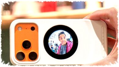 Case iPhone Ini Mengubah Kamera Belakang Jadi Alat Vlog, Selfie Jadi Lebih Serius Case iPhone Ini Mengubah Kamera Belakang Jadi Alat Vlog, Selfie Jadi Lebih Serius