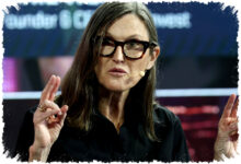 Cathie Wood Balas Dingin Saat Bitcoin Anjlok 50 Persen, Sebut Ini Kemajuan Nyata