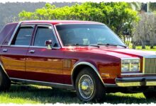 Chrysler Fifth Avenue 1987 33 Ribu Mil, Kapsul Waktu Burgundi yang Nyaris Sempurna Chrysler Fifth Avenue 1987 33 Ribu Mil, Kapsul Waktu Burgundi yang Nyaris Sempurna