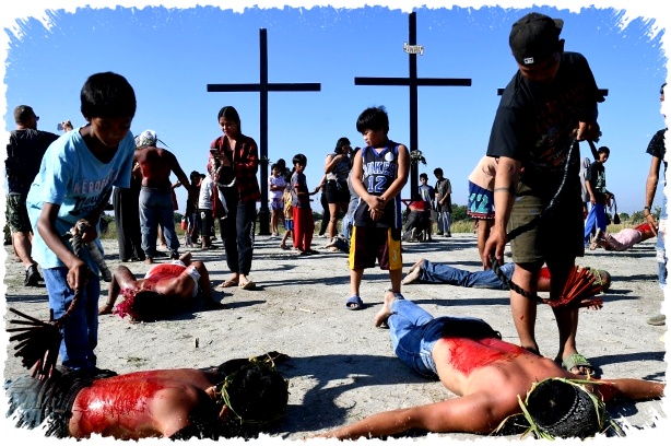 Di Tengah Harga BBM Melambung, Ribuan Filipina Tetap Mengejar Adegan Penyaliban Di Tengah Harga BBM Melambung, Ribuan Filipina Tetap Mengejar Adegan Penyaliban