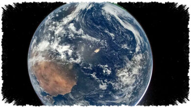 Foto Artemis II Ini Sekilas Biasa Saja, Dua Cahaya Aurora Di Ujungnya Justru Luar Biasa