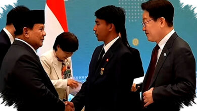 Gestur Bangga Prabowo pada Sugianto, PMI Penyelamat 7 Lansia Korsel di Blue House