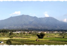 Gunung Marapi Erupsi 22 Detik, Warga Diminta Jauhi Kawah Verbeek