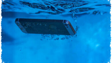 HP Kemasukan Air Bisa Berujung Matot, Ini Langkah 60 Detik yang Menyelamatkan