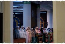 Jadwal Salat Jawa Timur 4 April 2026, Lengkap 38 Wilayah dari Surabaya hingga Banyuwangi