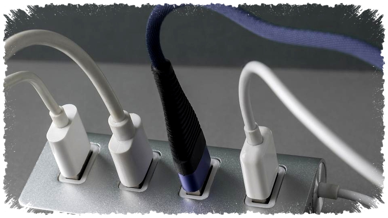 Jangan Colok USB Hub Ke Power Bank, Risikonya Overdraw Dan Panas Berlebihan Jangan Colok USB Hub Ke Power Bank, Risikonya Overdraw Dan Panas Berlebihan