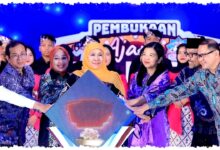 Khofifah Siapkan Ribuan Siswa Terbaik Jatim, Bidik Emas Nasional Hingga Internasional Khofifah Siapkan Ribuan Siswa Terbaik Jatim, Bidik Emas Nasional Hingga Internasional