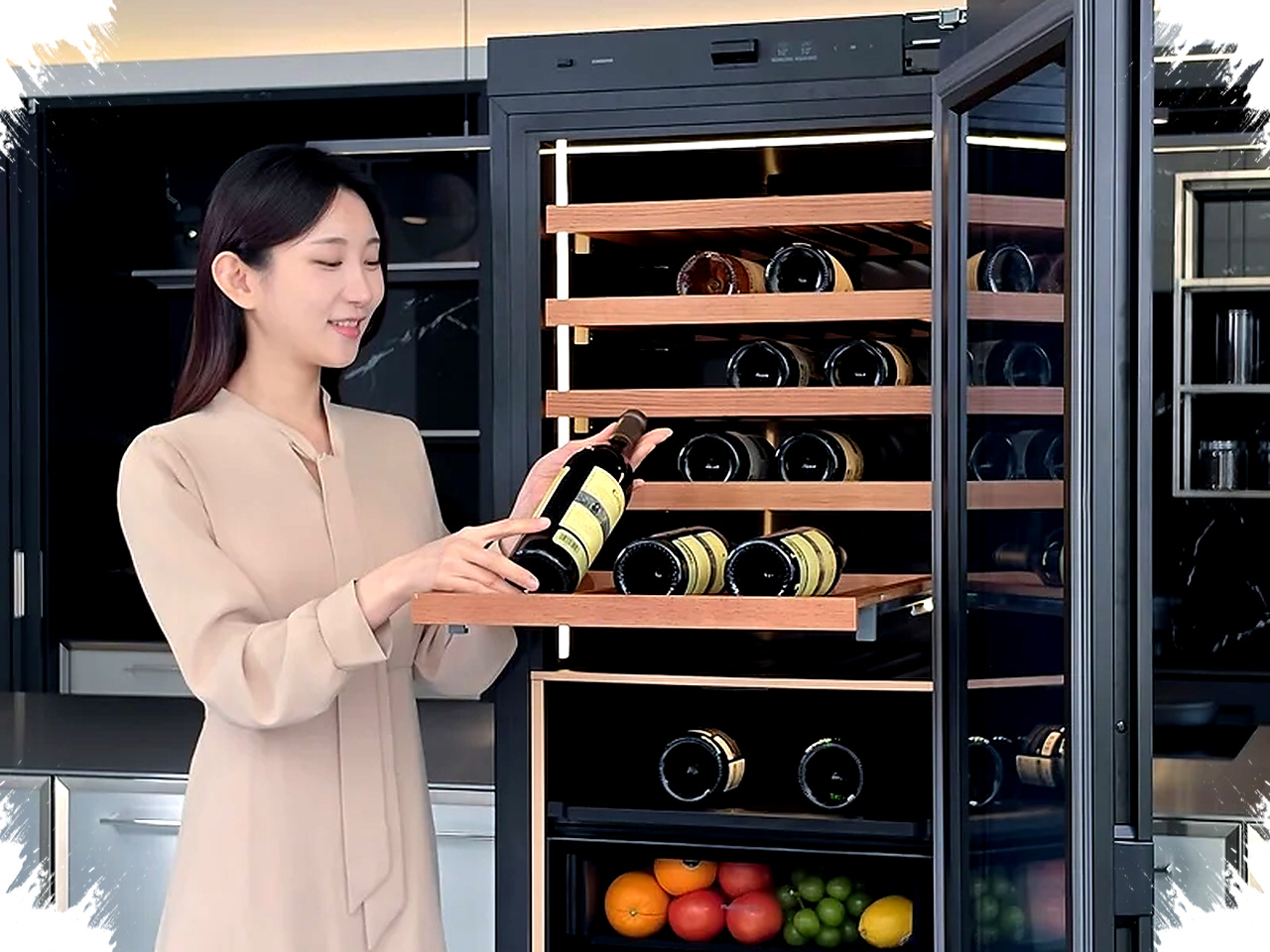 Kulkas Wine Samsung Ini Bisa Mengawasi 101 Botol, AI-nya Langsung Tahu Saat Koleksi Berubah Kulkas Wine Samsung Ini Bisa Mengawasi 101 Botol, AI-nya Langsung Tahu Saat Koleksi Berubah