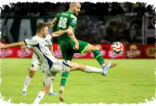 Persita Takluk di GBT, Carlos Pena Akui Pertahanan Persebaya Terlalu Rapat Ditembus