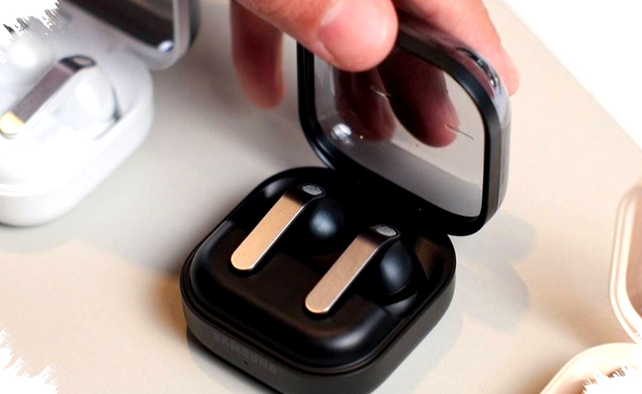 Pink Gold Eksklusif Galaxy Buds4, Cuma Dijual di Samsung Shop Pink Gold Eksklusif Galaxy Buds4, Cuma Dijual di Samsung Shop