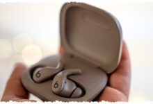 Powerbeats Fit Turun ke Harga Terendah di Amazon, Saatnya Earbud Lari Tak Lagi Mudah Lepas