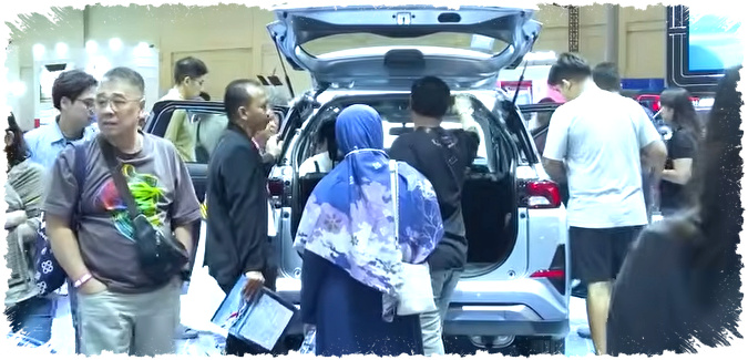 Prabowo Dorong Mobil Listrik Lebih Cepat, Toyota Punya Strategi yang Tak Sama Prabowo Dorong Mobil Listrik Lebih Cepat, Toyota Punya Strategi yang Tak Sama