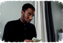 Pria Minimalis Bukan Pelit, Gaji Bulanan Lebih Cepat Jadi Aset