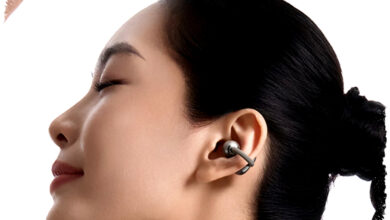 QCY C50S Datang Bukan Cuma untuk Musik, Earbuds Clip-On Ini Bisa Terjemahkan Obrolan Langsung