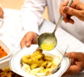 Rendang Atau Opor Ayam, Mana Yang Lebih Cepat Naikkan Kolesterol?