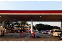 Rest Area KM 57 Overload, Pemudik Terpaksa Rebah di Bahu Jalan Rest Area KM 57 Overload, Pemudik Terpaksa Rebah di Bahu Jalan