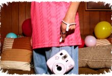 Selfie Lebih Stabil di Instax Mini 13, Timer 2 Detik Bikin Hasil Tetap Tajam