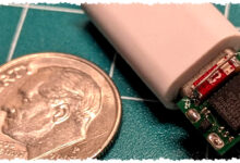 Seukuran Kuku, Board ESP32 Ini Sengaja Langgar Aturan Desain dan Tetap Menyala