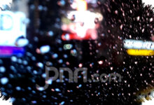 Surabaya Berawan Sejak Pagi, Gerimis Mengintai Siang Hingga Malam di Kawasan Ini